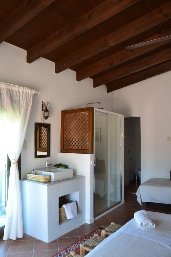 The African House Bed and Breakfast Tolox Exteriör bild
