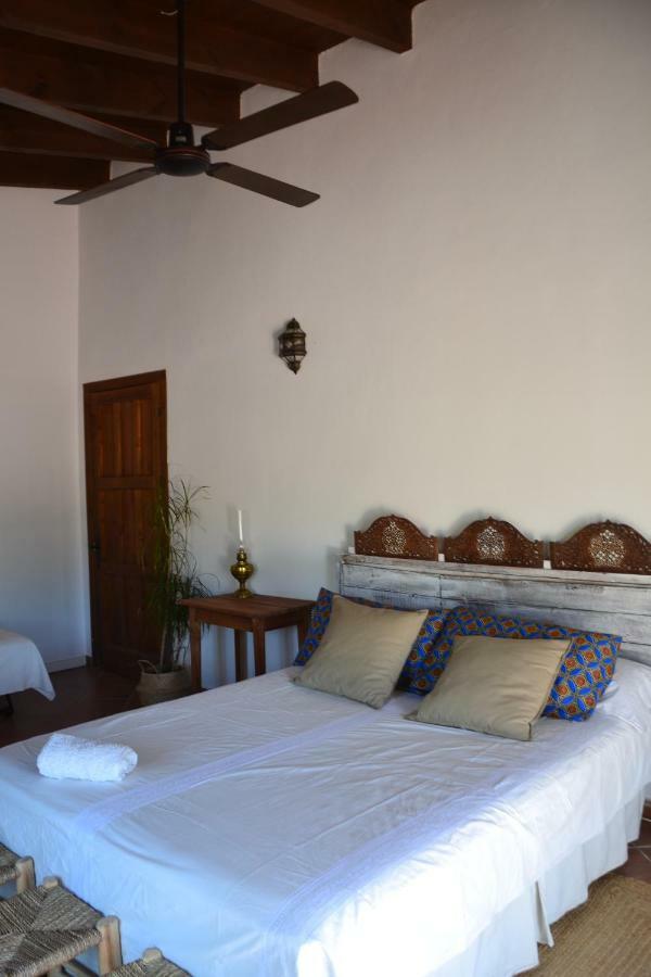 The African House Bed and Breakfast Tolox Exteriör bild